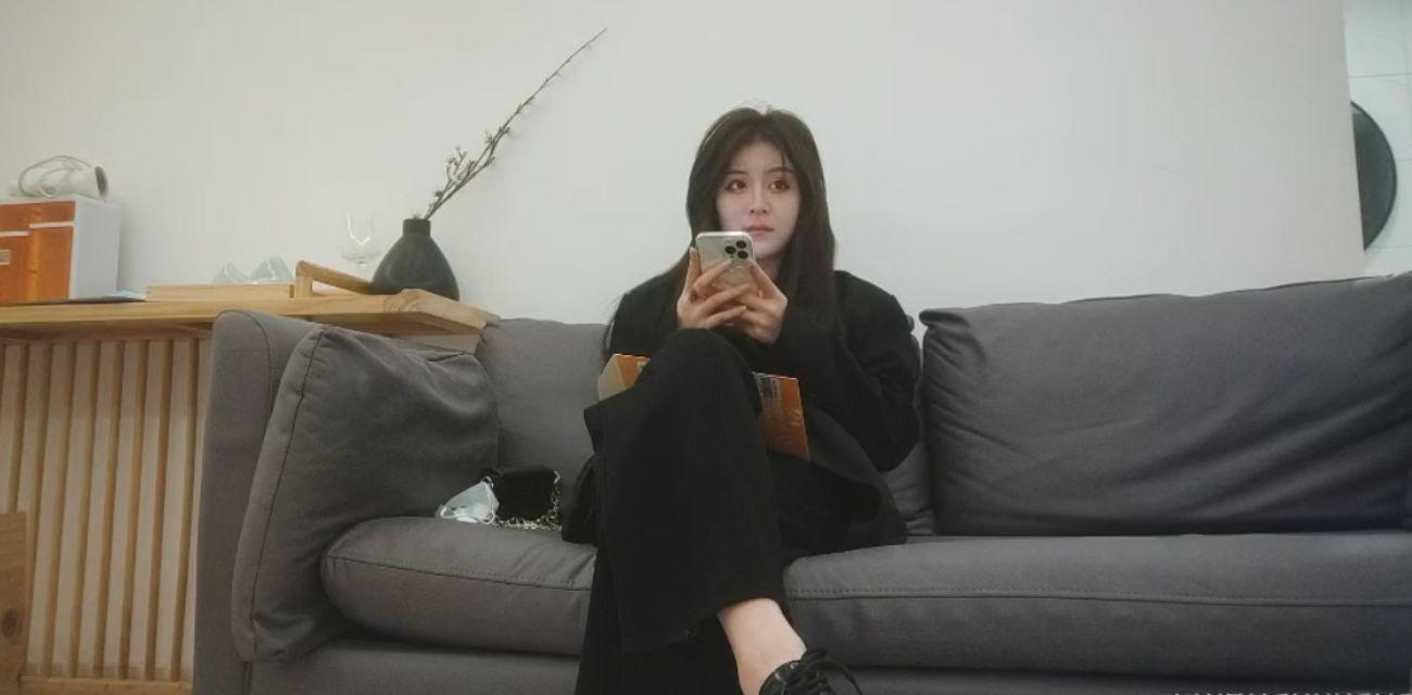 利哥探花再显神威 约炮操哭03年极品嫩妹 全方位暴力输出爽到妹子尖叫求饶！