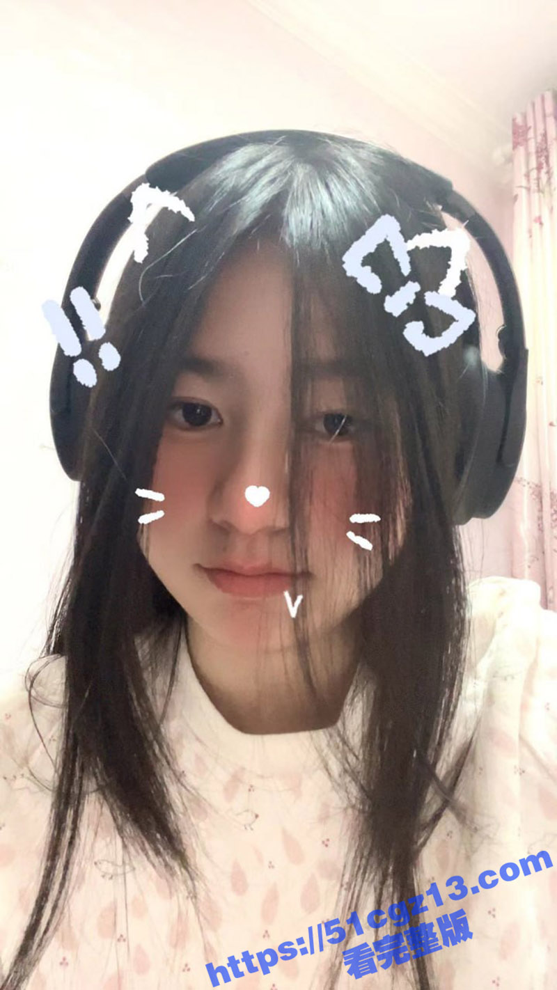 广东清纯甜美嫩妹 金主爸爸居家私拍福利流出 露脸脱衣全裸发骚 尽显母狗像相